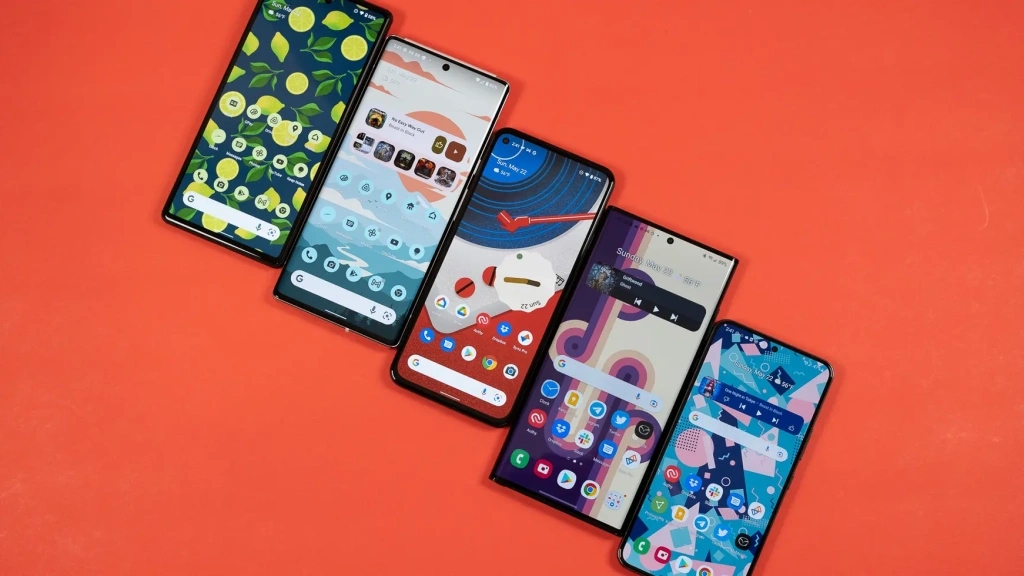 Продажи Apple и Samsung в России продолжают стремительно падать