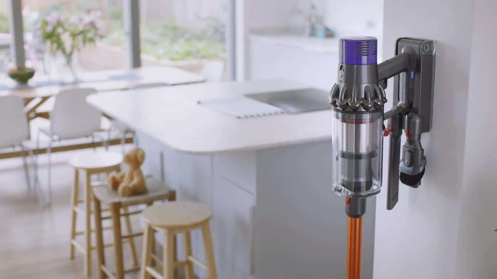 Обзор линейки вертикальных пылесосов Dyson
