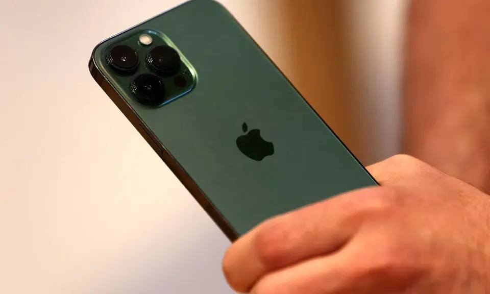 Apple судится с целой страной из-за зарядки для iPhone