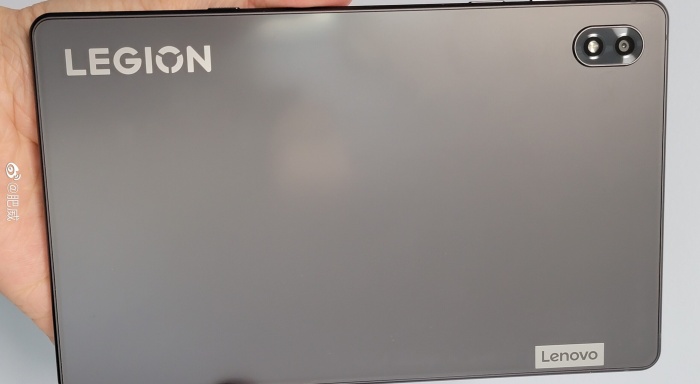 Игровой планшет Lenovo Legion Y700 показали на живых фото