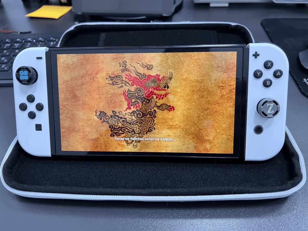 Фото игровой приставки Nintendo Switch OLED