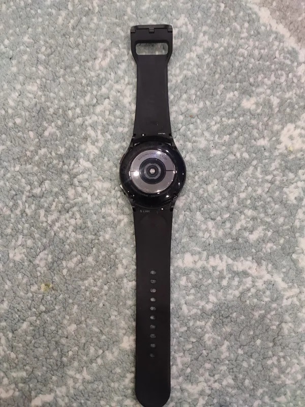 фото умных часов Samsung Galaxy Watch4