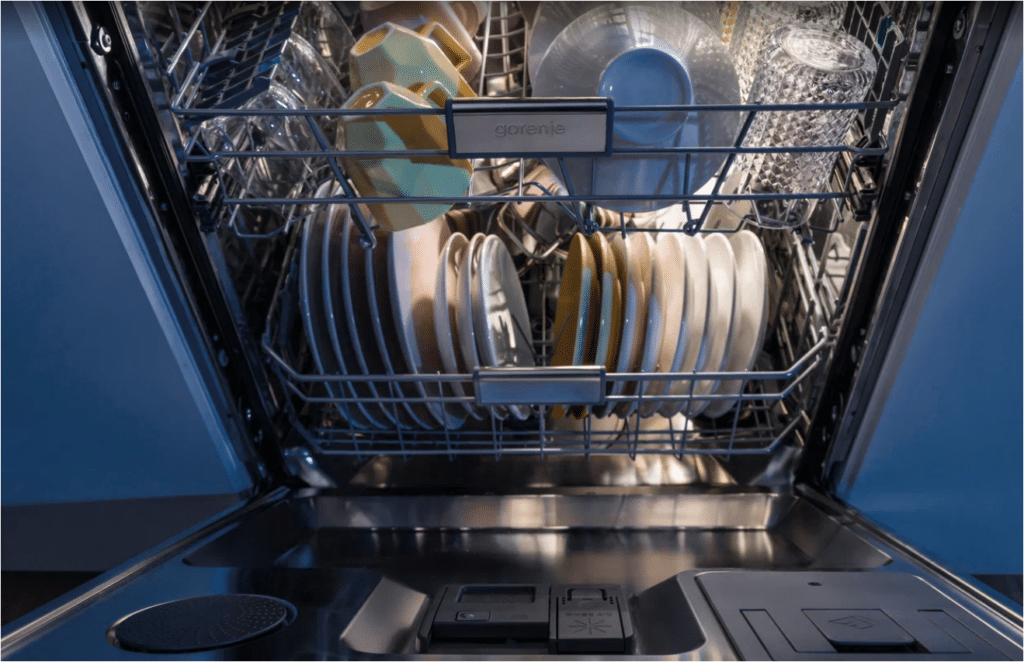 Фото подсветки внутри посудомоечной машины Gorenje GV693C61AD