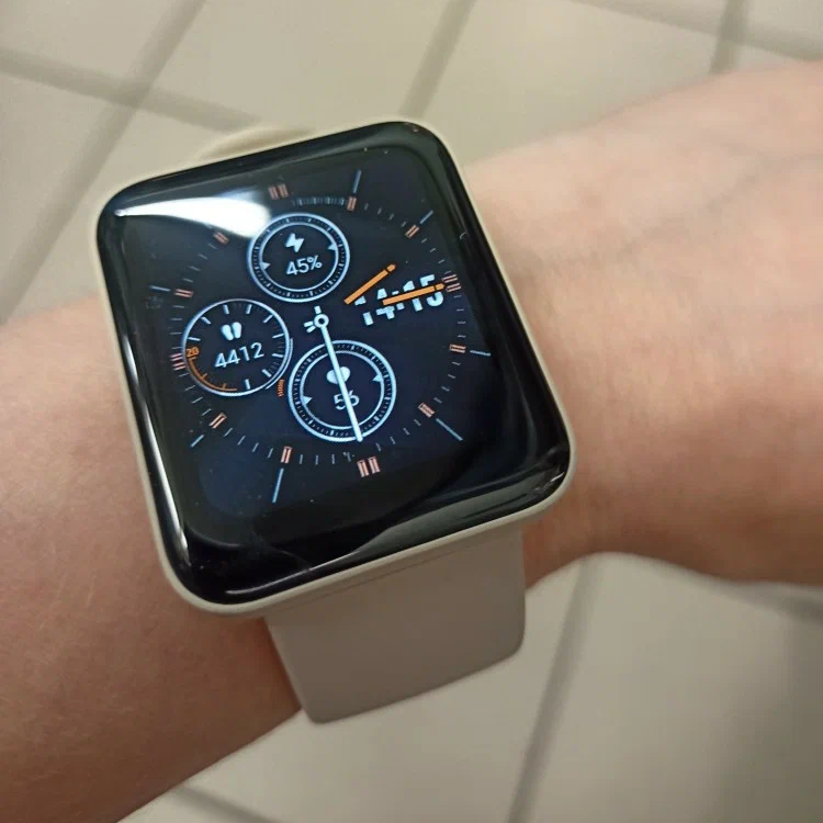 Фото смарт-часов Xiaomi Mi Watch Lite