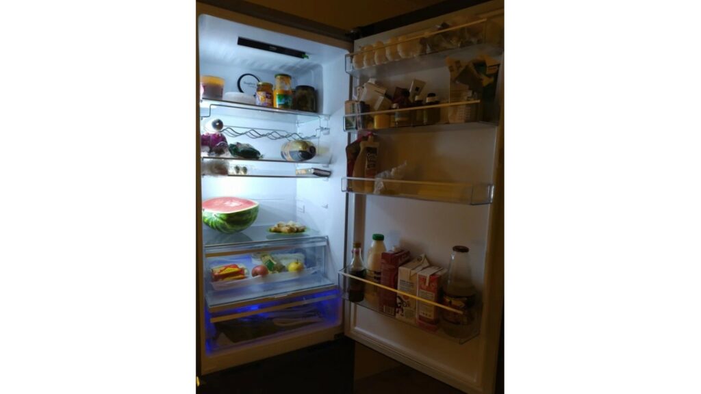 фото холодильника Beko B5RCNK403ZW  