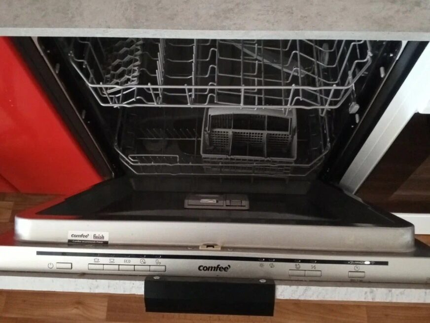 Фото встраивоемой посудомоечной машины Comfee CDWI601i