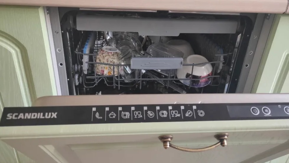 Фото встраивоемой посудомоечной машины SCANDILUX DWB6524B3