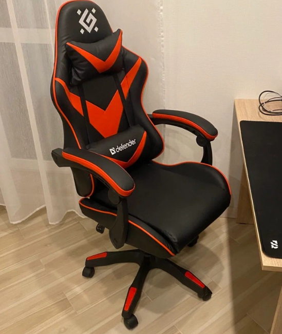 Фото компьютерного кресла DEFENDER XCOM BLACK/RED