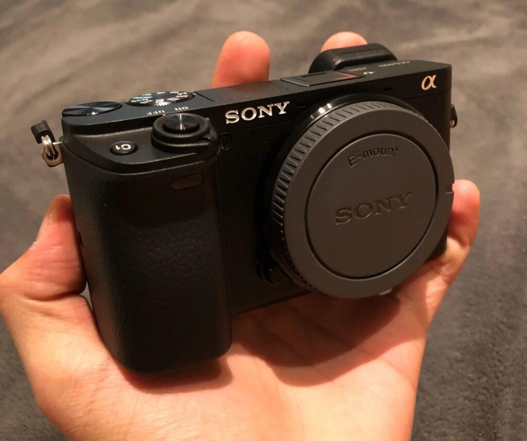 Беззеркальный фотоаппарат Sony Alpha ILCE-6400 Body