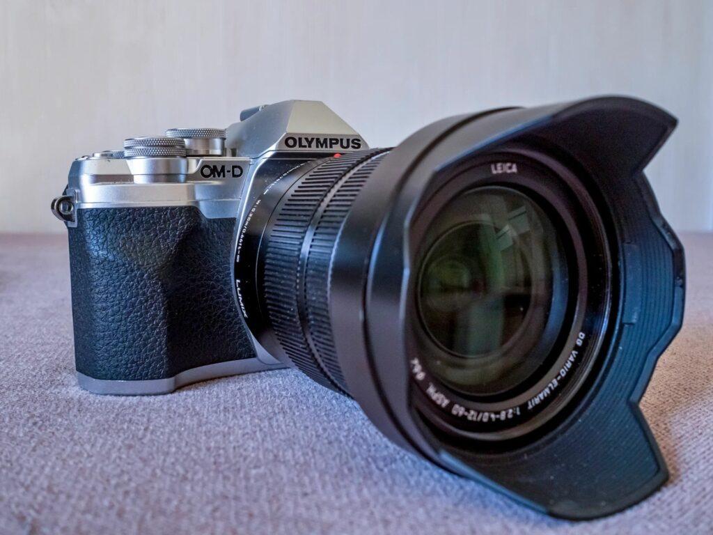 Беззеркальный фотоаппарат Olympus E-M10 Mark IV