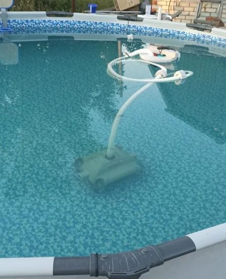Фото робота-пылесоса для бассейна Intex Auto Pool Cleaner