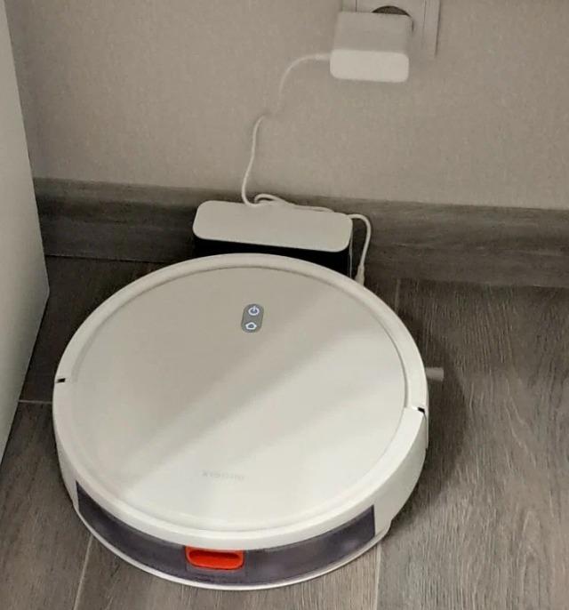 Фото робота-пылесоса Xiaomi Robot Vacuum E12 EU