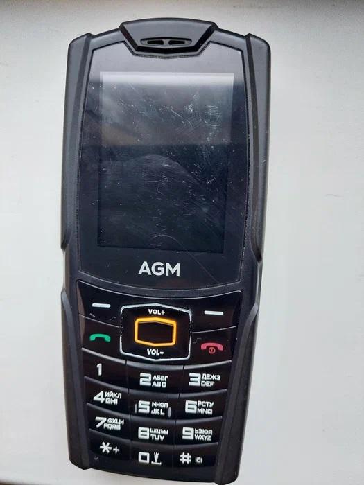 Фото кнопочного телефона AGM M6