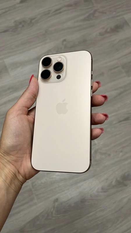 Фото смартфона Apple iPhone 16 Pro Max