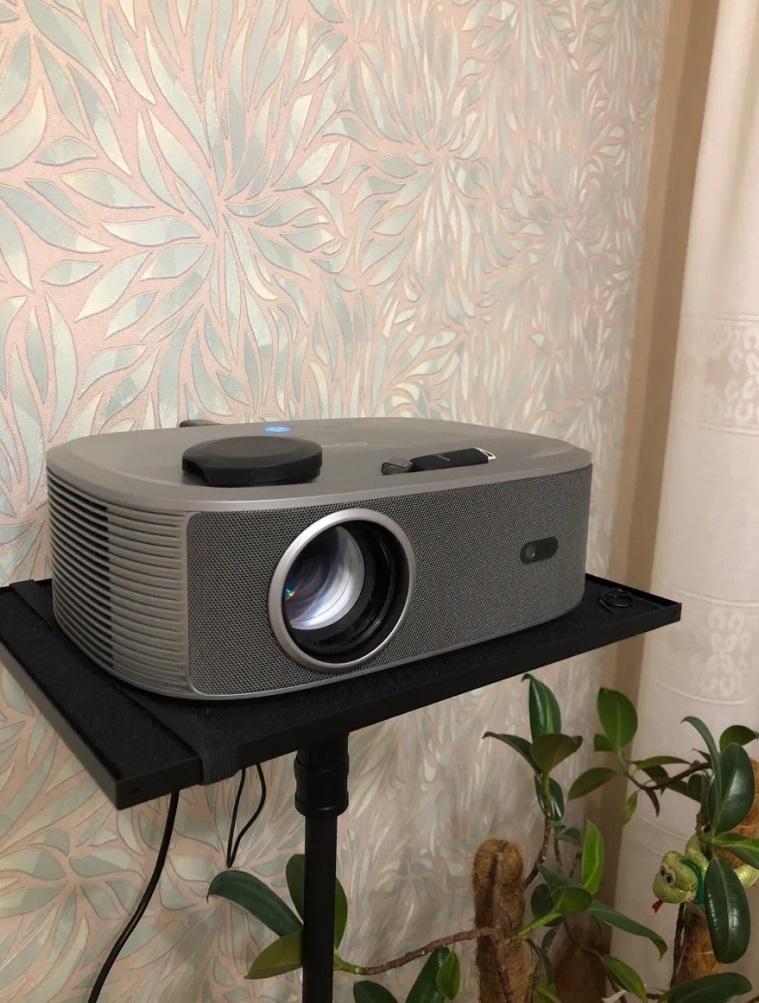 Фото проектора Everycom HQ10W