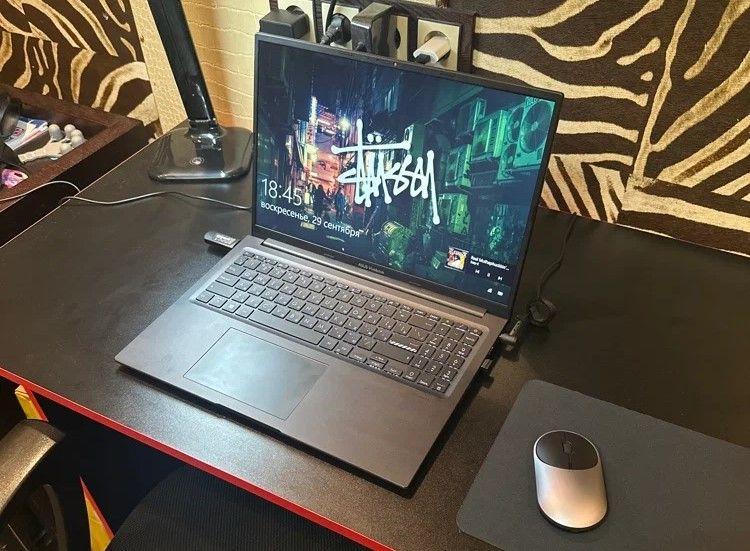 Asus VivoBook M3604YA-MB248 — лучший ноутбук для программирования с зарядкой Type-C