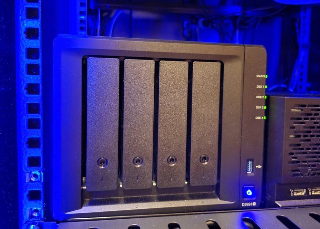 Synology DS923+ — лучшее сетевое хранилище с 4 слотами для дисков