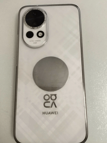 Фото смартфона HUAWEI Nova 13