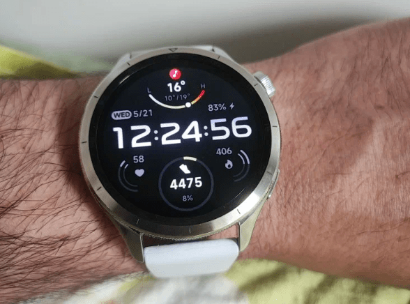Фото смарт-часов Xiaomi Watch S4