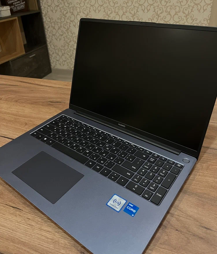 Фото ноутбука HUAWEI MateBook D 16