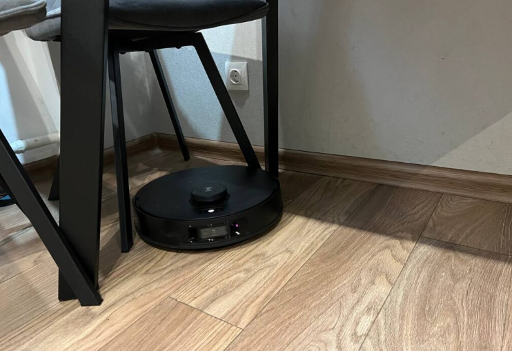 Фото робота-пылесоса ECOVACS DEEBOT T30S PRO