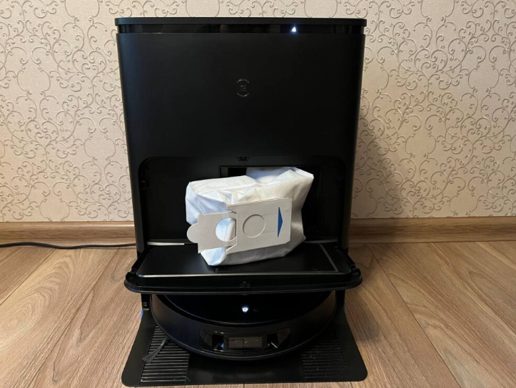 Фото робота-пылесоса ECOVACS DEEBOT T30S PRO