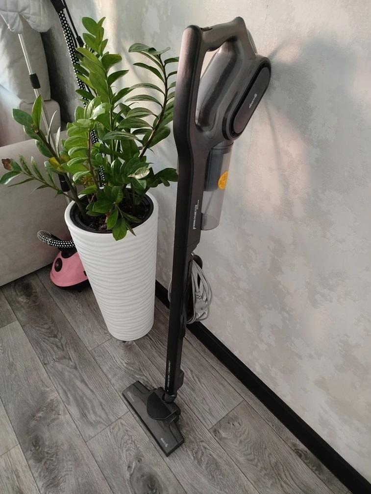 Фото вертикального пылесоса Deerma DX700 PRO