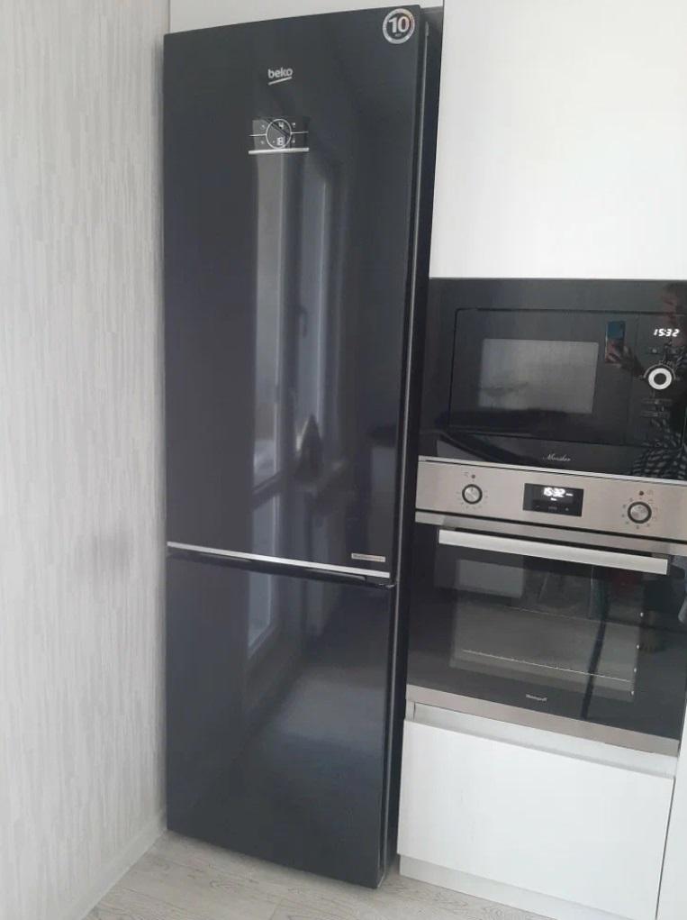 Фото холодильника Beko B5RCNK403ZXBR