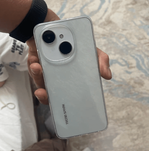 Фото смартфона Tecno Spark Go 1
