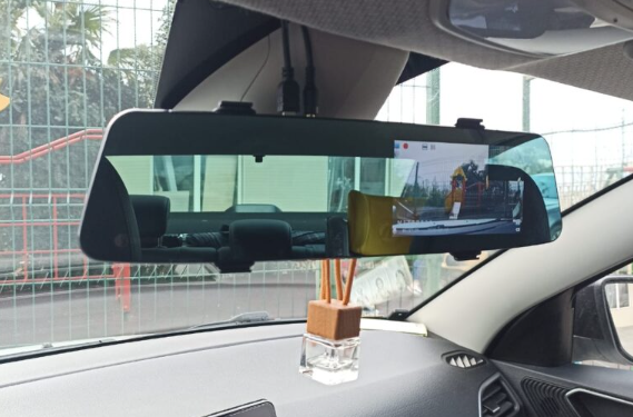 Фото видеорегистратора-зеркала DaoCam Mirror Wi-Fi