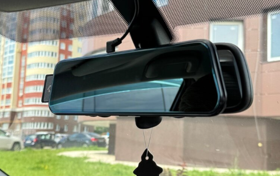 Фото видеорегистратора-зеркала Neoline EasyDrive 2K