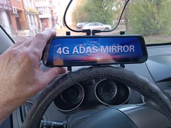 Фото видеорегистратора-зеркала Blackview GX9 PRO