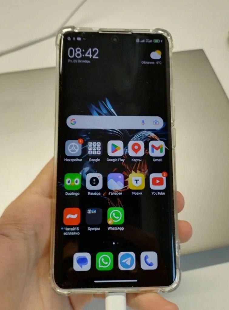 Фото смартфона Xiaomi Redmi Note 13 Pro+