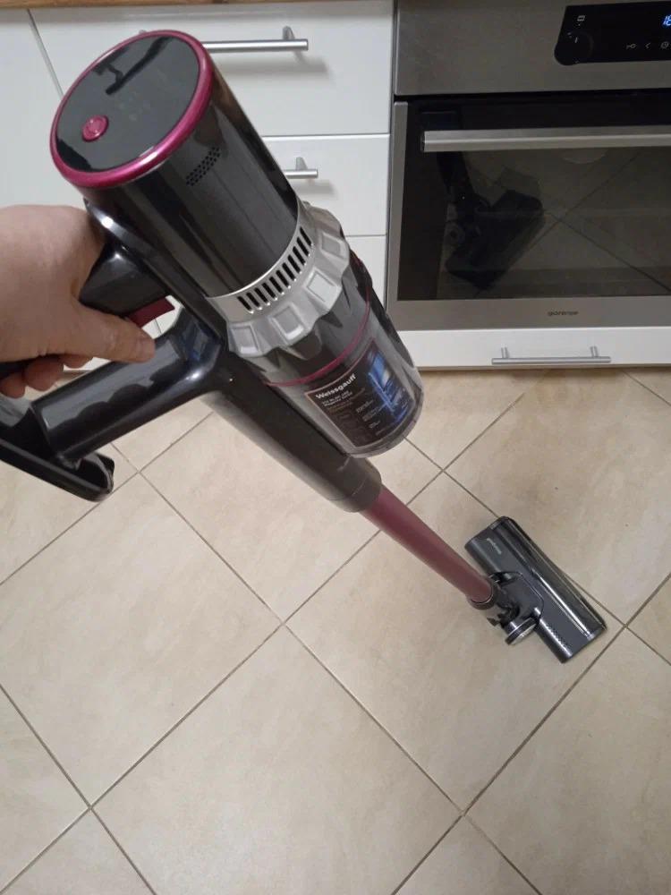 Фото вертикального пылесоса Weissgauff V12 BLDC 400 Magenta Turbo