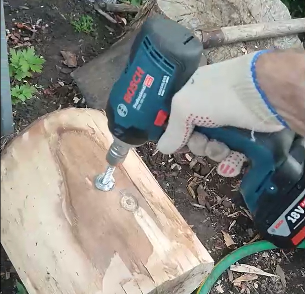 Фото гайковерта BOSCH GDS 18V-400