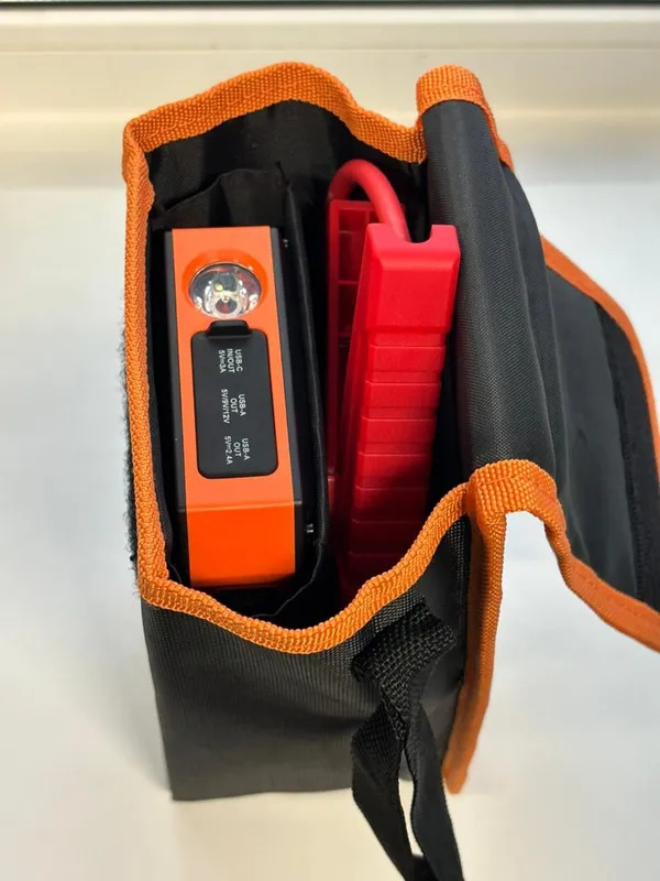 Фото комплектации пуско-зарядного устройства WiederKraft WDK-Start580