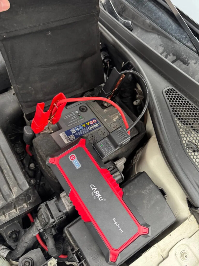 Фото пуско-зарядного устройства CARKU PRO-60