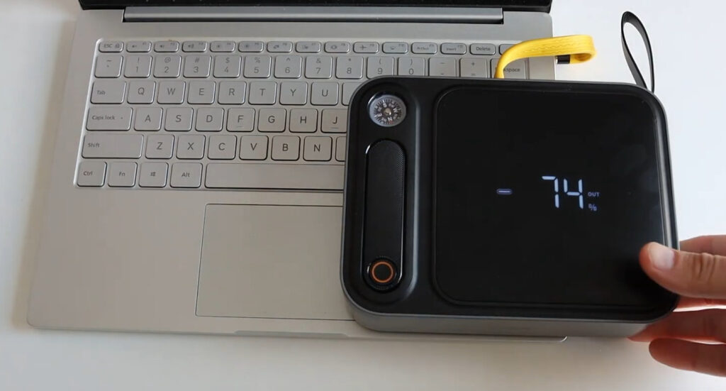 Фото пуско-зарядного устройства BASEUS 26800mAh 3000A