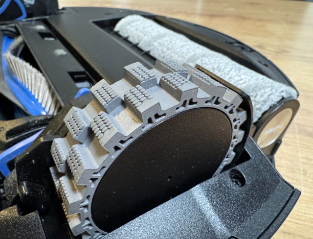 Фото пылесоса ECOVACS DEEBOT X11 OmniCyclone