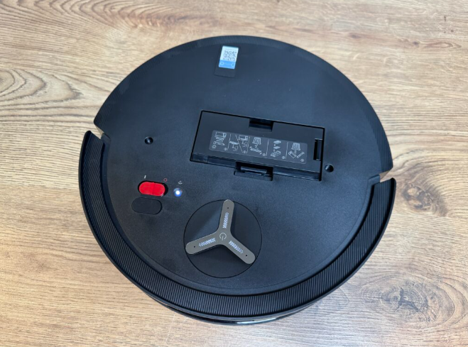 Фото пылесоса ECOVACS DEEBOT X11 OmniCyclone