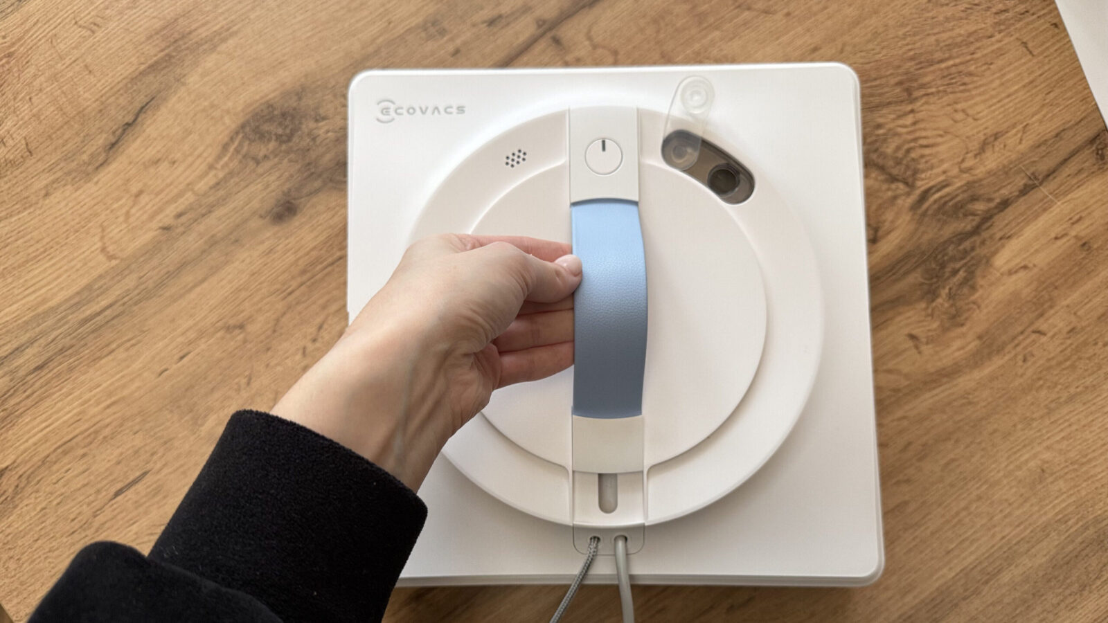 Фото робота-мойщика ECOVACS WINBOT W1S