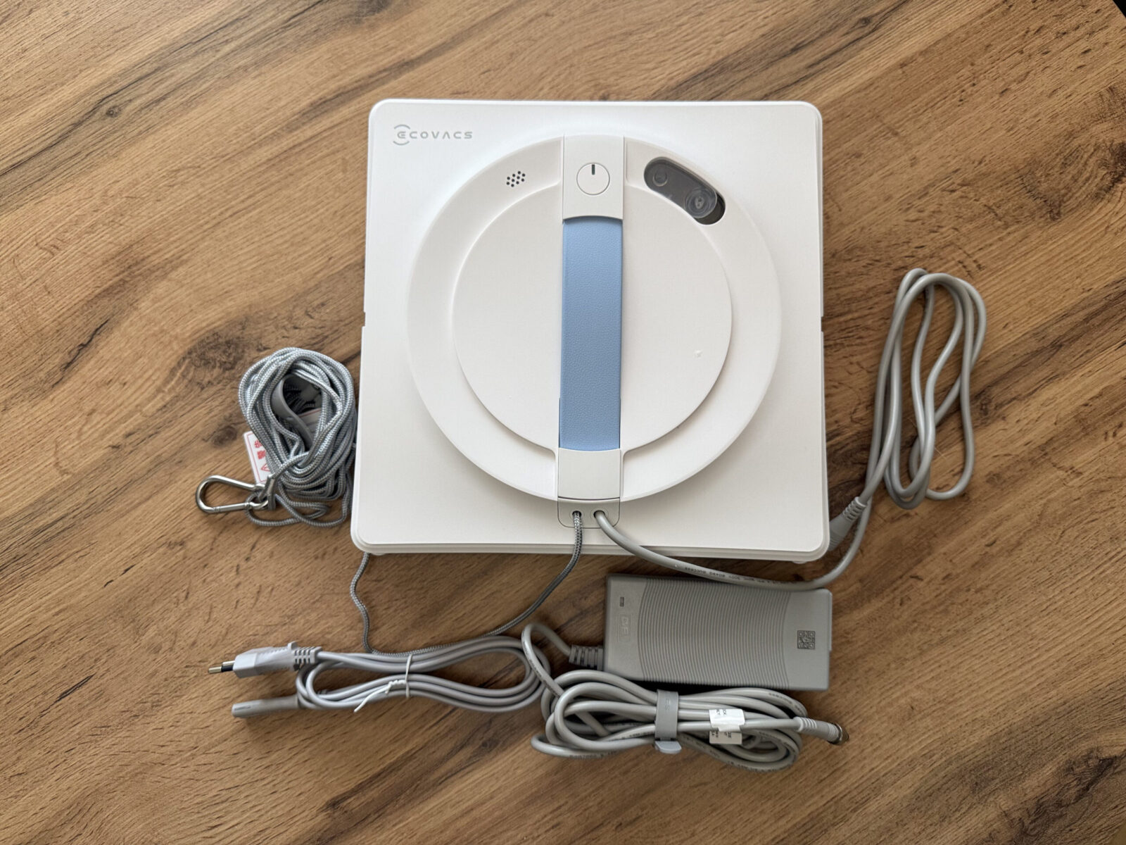 Фото робота-мойщика ECOVACS WINBOT W1S