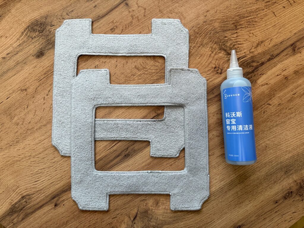 Фото комплектующих робота-мойщика ECOVACS WINBOT W1S