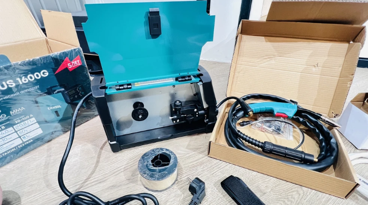 Фото сварочного полуавтомата Rokodil Magnus 1600G