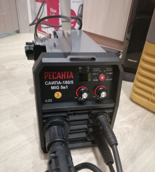 Фото сварочного полуавтомата Ресанта САИПА-180/5 MIG