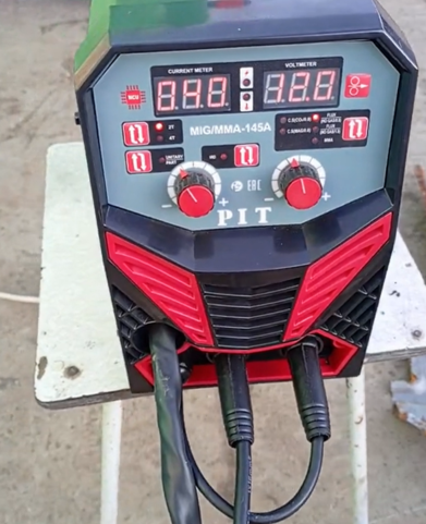 Фото сварочного полуавтомата P.I.T. PMIG145-C2
